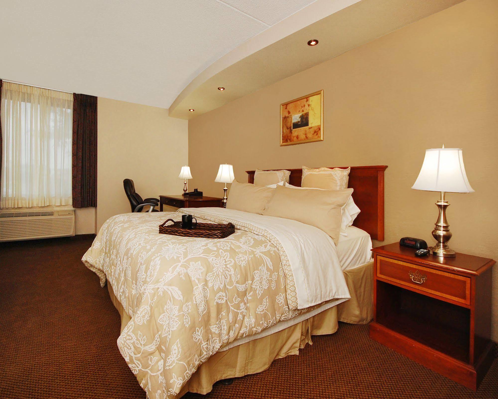 Plaza Inn & Suites Hagerstown Eksteriør bilde